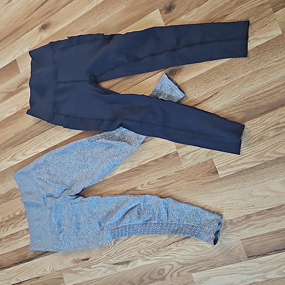 Womens FABLETICS workout pants size small navy blue and grey crop